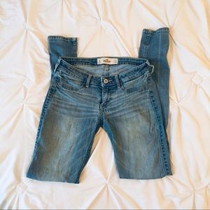 HOLLISTER SKINNY BLUE JEANS